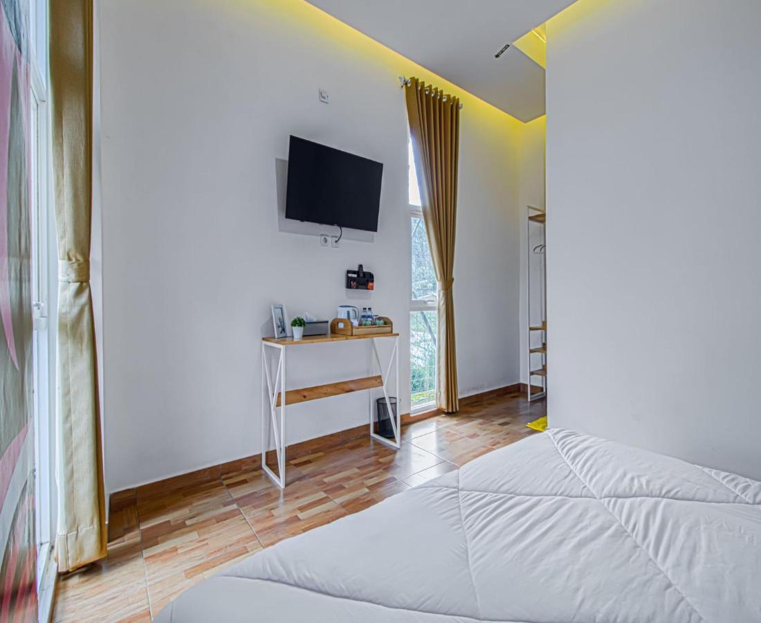 D'Journey Hotel Лембанг Екстериор снимка