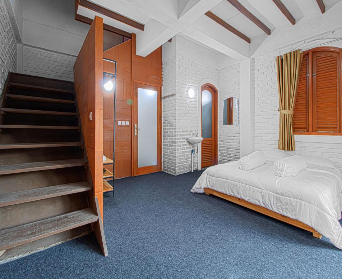 D'Journey Hotel Лембанг Екстериор снимка
