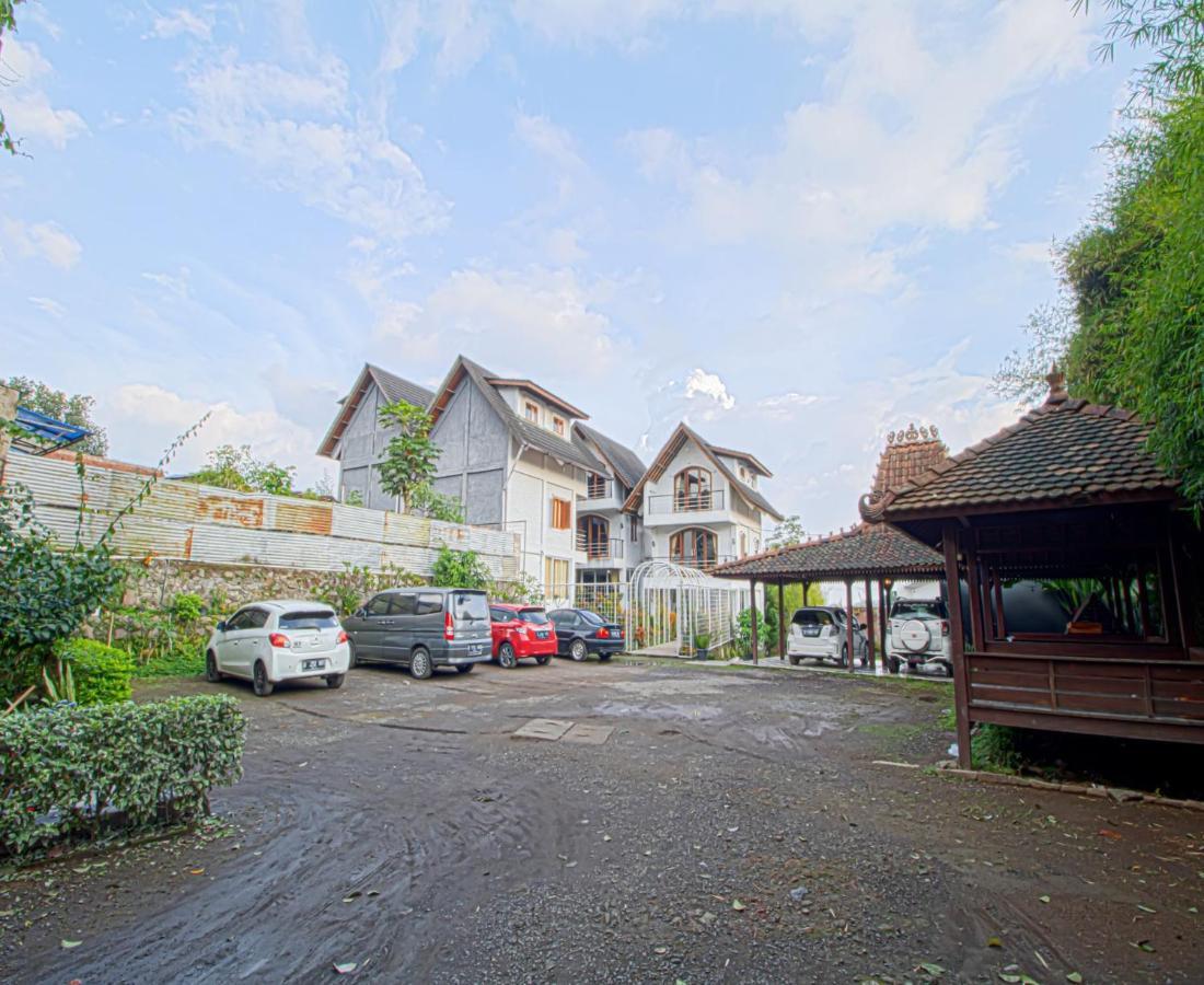 D'Journey Hotel Лембанг Екстериор снимка