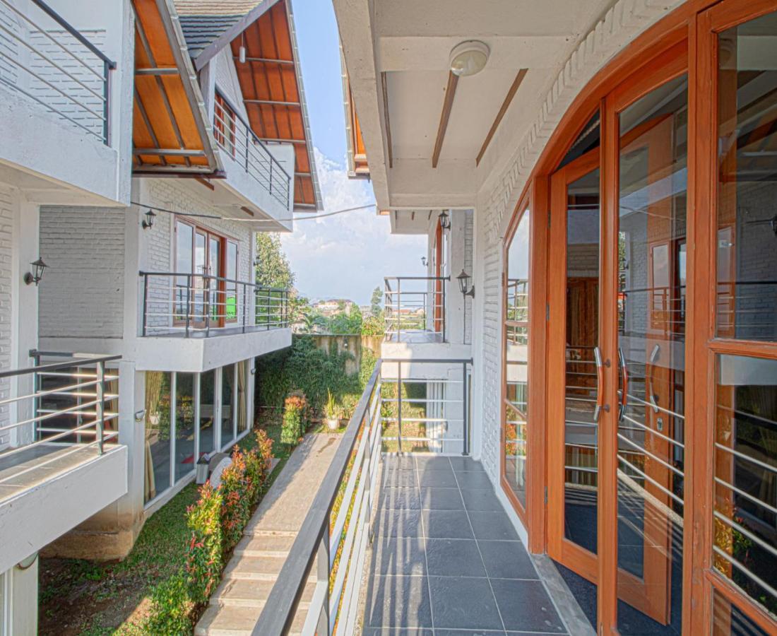D'Journey Hotel Лембанг Екстериор снимка